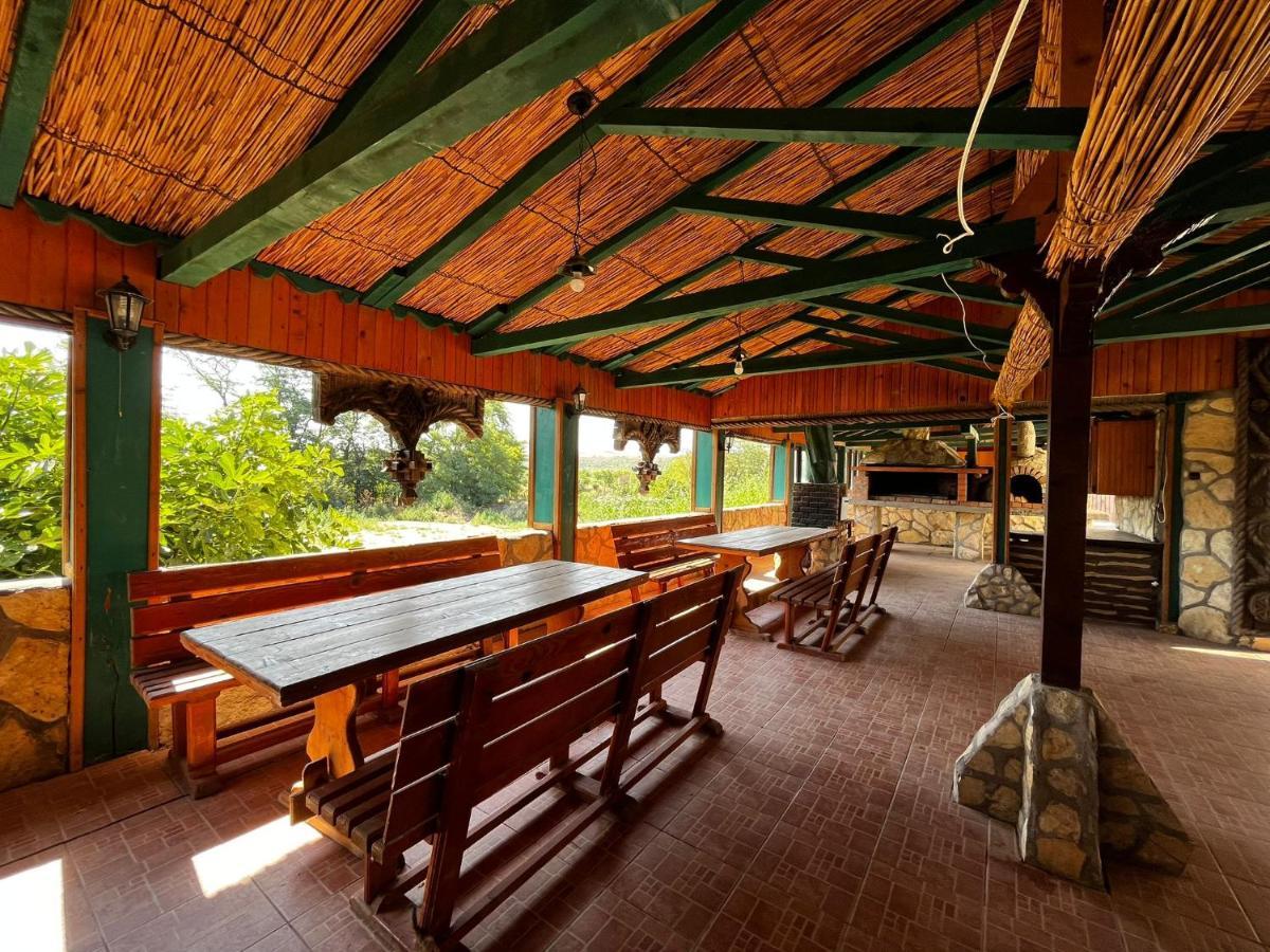 La Conac Hotel Nufaru Buitenkant foto