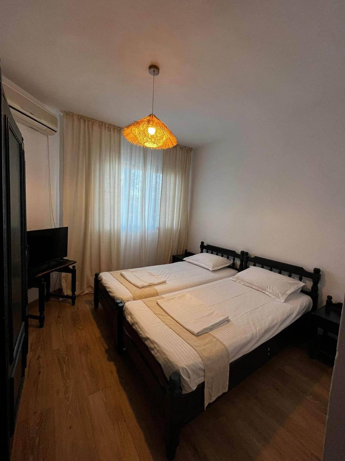 La Conac Hotel Nufaru Buitenkant foto